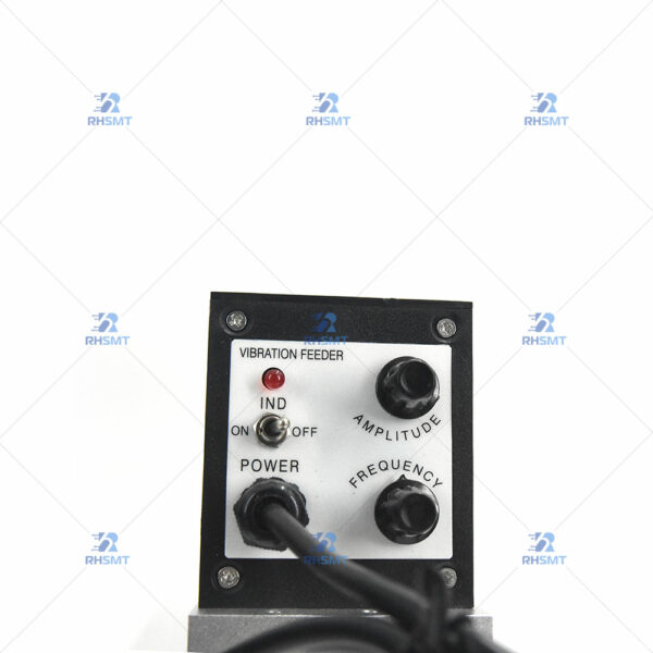 JUKI 2000 Series vibrating feeder with 5 lanes - Image 3